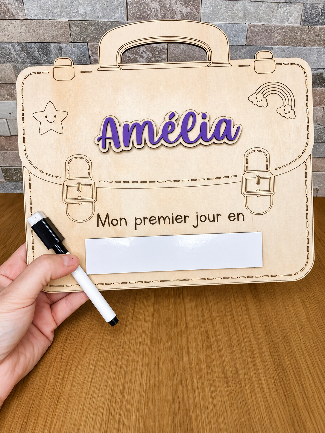 Pancarte de rentrée scolaire personnalisée – Forme cartable